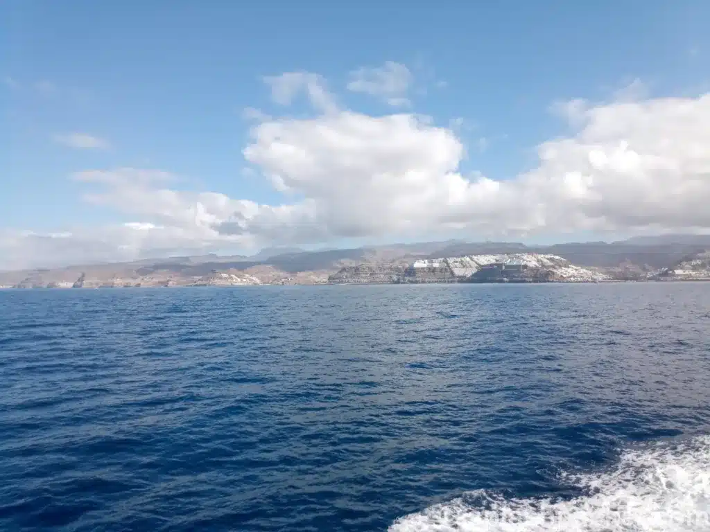 Foto van de zuidwest van Gran Canaria vanaf een boot 